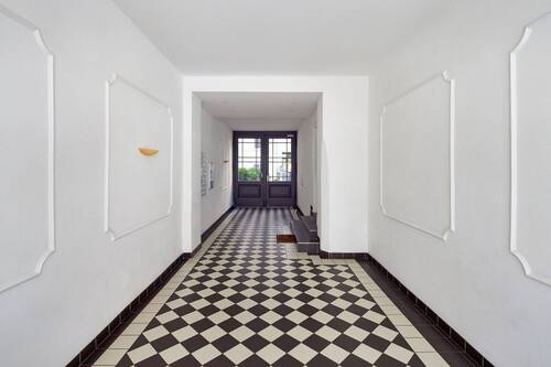 Eingangsbereich des Hauses - 3 Zimmer Etagenwohnung zum Kaufen in Berlin