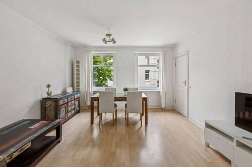 Wohnzimmer - Etagenwohnung mit 74,00 m&sup2; in Berlin zum Kaufen