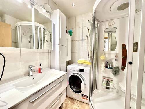 Gepflegtes Badezimmer - 