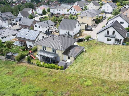 Hausansicht Vogelperspektive - 