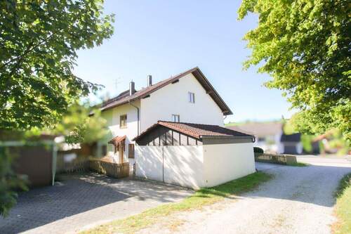 Hausansicht - 4 Zimmer Reihenendhaus in Buch am Erlbach
