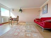 Möbliertes Wohnzimmer - 2 Zimmer Etagenwohnung zum Kaufen in München