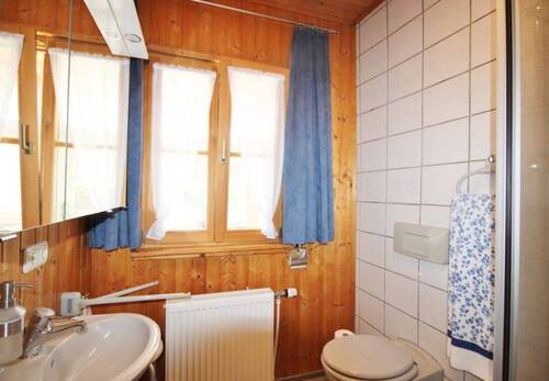 Badezimmer (EG) - 