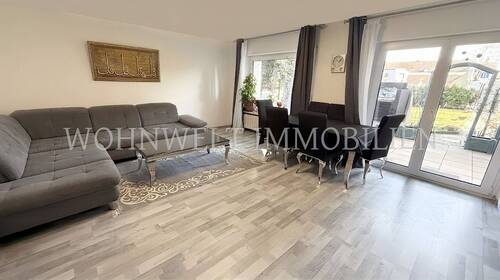 Wohnzimmer - 5 Zimmer Reihenendhaus in Eching