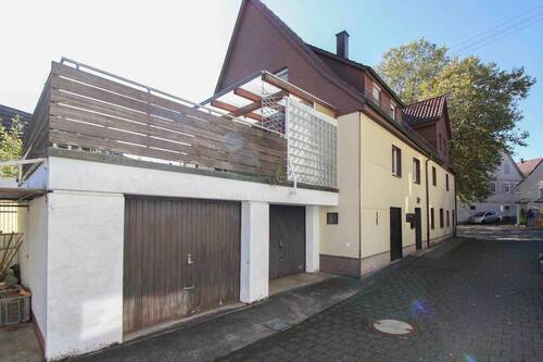 Garagen - MFH mit 4 Einheiten und Wertsteigerungspotenzial zur flexiblen Nutzung in Stuttgart-Heumaden