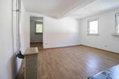 Wohnzimmer DG Wohnung - Mehrfamilienhaus, Wohnhaus mit 154,30 m&sup2; in Stuttgart zum Kaufen