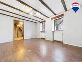 REMAX Immobilien DeLux Einfamilienhaus Wohnzimmer Blieskastel Mark Matthias Borowicz - 5 Zimmer Einfamilienhaus in Blieskastel