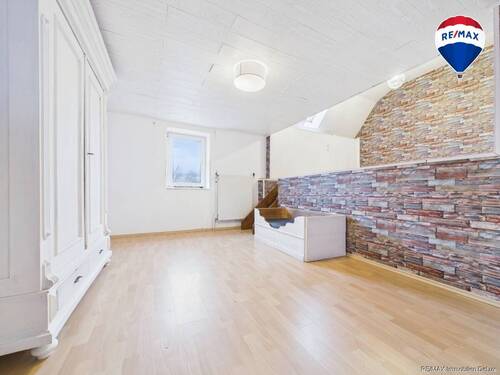 REMAX Immobilien DeLux Einfamilienhaus Schlafzimmer Blieskastel Mark Matthias Borowicz - 