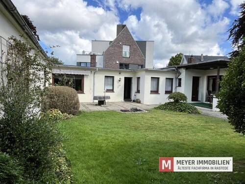 Objektansicht - 7 Zimmer Mehrfamilienhaus, Wohnhaus zum Kaufen in Oldenburg