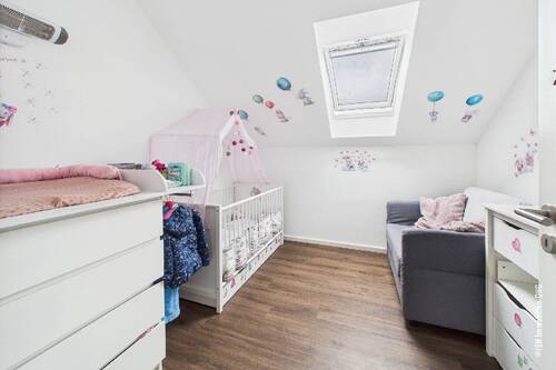 Kinderzimmer 1 möbliert - 
