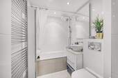 Bad mit Wanne - 