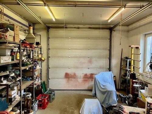 Garage im Erdgeschoss - 