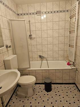 Bad - Etagenwohnung mit 65,00 m&sup2; in Burgkirchen an der Alz zur Miete