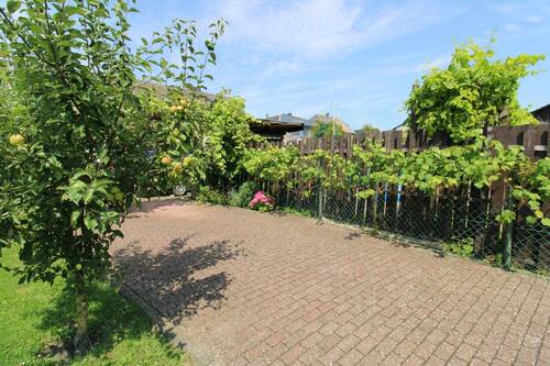 Gartenbereich - Großzügiges Einfamilienhaus mit Garten und Garage in ruhiger Lage in Heinsberg-Oberbruch