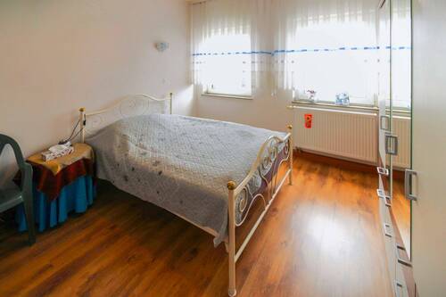 Schlafzimmer II OG - 