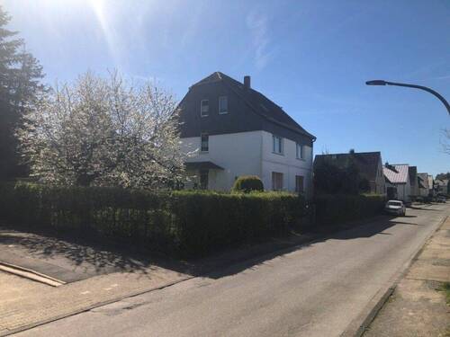 Straßenansicht - Mehrfamilienhaus oder Mehrgenerationenwohnen in guter Lage von Holzwickede