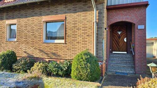 Haustür - 3 Zimmer Doppelhaushälfte in Nienhagen