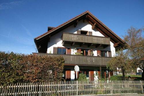 Hausansicht - Schön Wohnen in toller Lage! - 720,00 EUR Kaltmiete, ca.  72,00 m² Wohnfläche