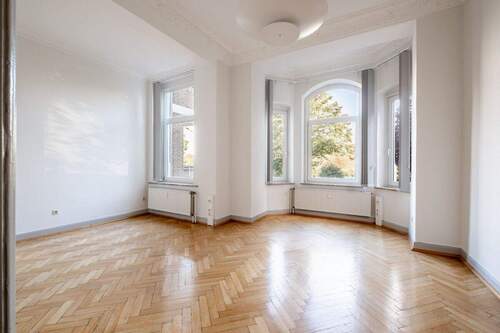 Büro vom Eingang links - Blickrichtung Straße - 