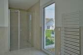 Badezimmer mit Dusche - 