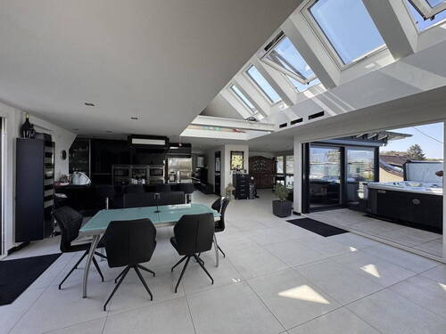 DG Penthousewohnung - Junges hochwertiges MFHMehrgenerationshaus, Toplage Refrath, super Anbindungen