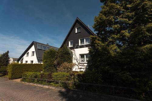 Hausfront - 