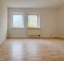 Raus aus dem Trubel: Helle Wohnung im grünen Wohnumfeld! - Zwickau Pöhlau