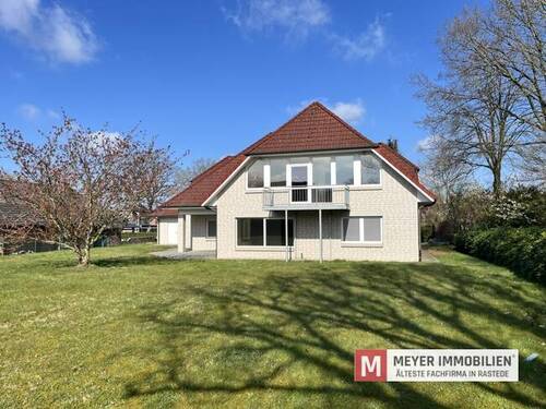 Objektansicht - 6 Zimmer Mehrfamilienhaus, Wohnhaus in Rastede