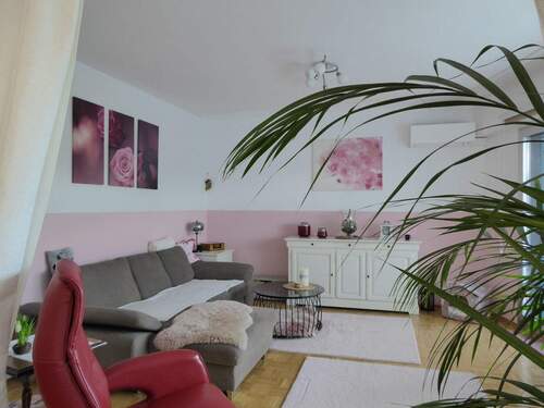 Wohnbereich - 4 Zimmer Etagenwohnung zum Kaufen in Leverkusen