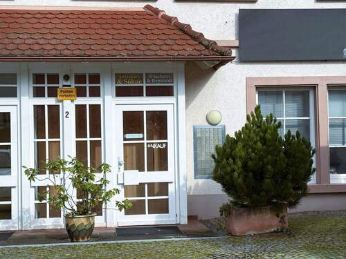 Außenansicht - Helle und vielseitig nutzbare Ladenfläche mit in Teningen-Heimbach