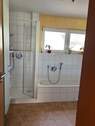 OG-Bad: Dusche und Wanne - 