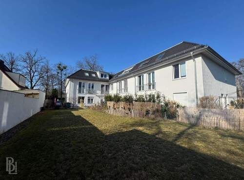 Gartenansicht - Dachgeschosswohnung mit Balkon, Aufzug, Tiefgaragenstellplatz, Energieklasse A