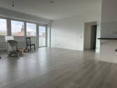 Wohnen - Modernisierte 2-Zimmer-Wohnung (ca. 57 m²) mit Balkon und Einbauküche - zentral in der City