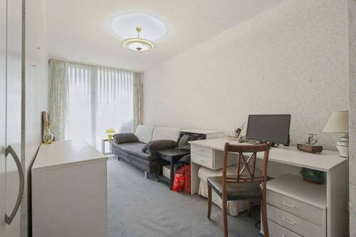 Zimmer I - 4 Zimmer Etagenwohnung in Augsburg