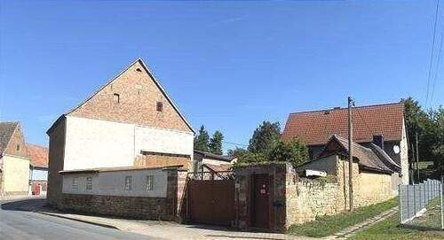 Grundstück mit vorderer Einfahrt - 6 Zimmer Bauernhaus, Landhaus in Kaiserpfalz
