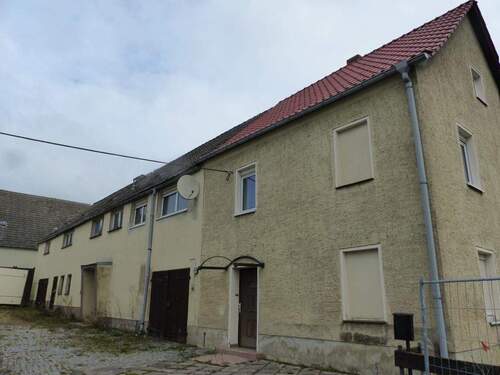 rechte Hofseite: Wohnhaus , Seitengebäude - Bauernhaus, Landhaus mit 225,00 m&sup2; in Liebschützberg OT Laas zum Kaufen