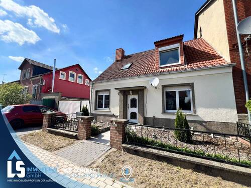 Hausansicht - Haus mit großem Grundstück in Goldbeck zu verkaufen