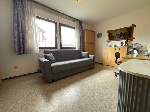 3. Zimmer (Kind/Büro) - 