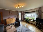 Wohnzimmer mit Terrassenzugang - Einfamilienhaus mit 102,00 m&sup2; in Weiherhammer zum Kaufen