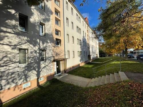 Ansicht Haus - 2-Raum Wohnung Dachgeschoss - 430,00&nbsp;EUR Kaltmiete, ca.&nbsp; 63,00&nbsp;m&sup2;&nbsp;Wohnfl&auml;che