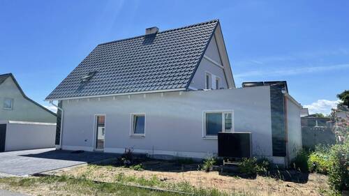 Straßenansicht - 5 Zimmer Einfamilienhaus in Lauta