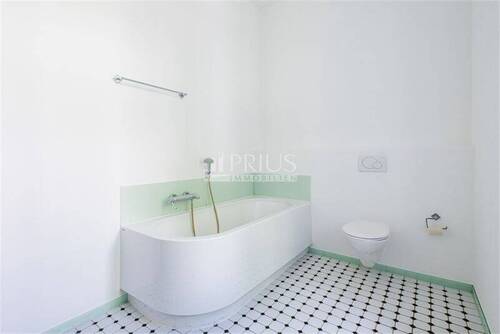 Wannenbad-b1 - Etagenwohnung mit 117,00 m&sup2; in Frankfurt am Main zum Kaufen
