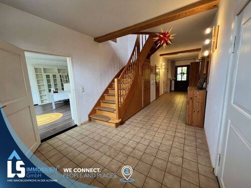 Eingangsbereich - 7 Zimmer Mehrfamilienhaus, Wohnhaus in Cobbel