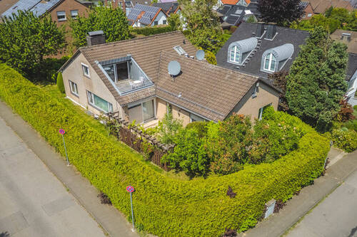 Drohnenaufnahme - 9 Zimmer Mehrfamilienhaus, Wohnhaus zum Kaufen in Aachen