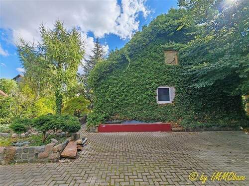 Hausansicht Einfahrt - 3 Zimmer Einfamilienhaus zum Kaufen in Frankenberg