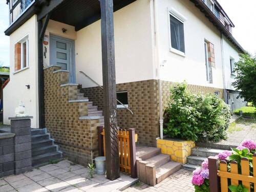 Hauseingang im Hochparterre - 