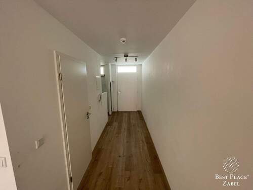 Flur - Etagenwohnung mit 32,00 m&sup2; in München zum Kaufen