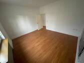 Wohnzimmer - 3 Zimmer Etagenwohnung zum Kaufen in Darmstadt