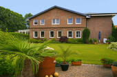 Hausansicht_Terrasse - 