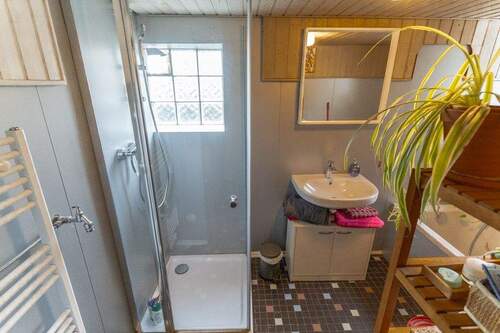 Tageslichtbad im Anbau (EG) - 